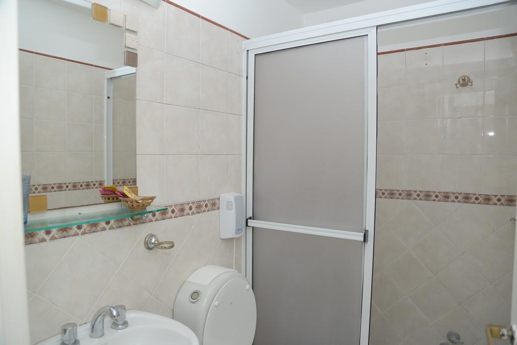 Bernie'S Bed & Breakfast , A 3 Kilometros Del Aerop Ezeiza, Van ,In-Out, Free Ezeiza Airport Exterior foto