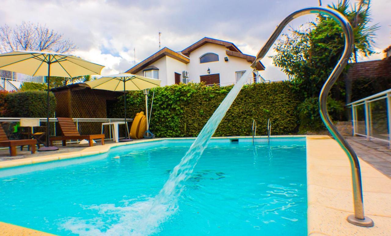 Bernie'S Bed & Breakfast , A 3 Kilometros Del Aerop Ezeiza, Van ,In-Out, Free Ezeiza Airport Exterior foto